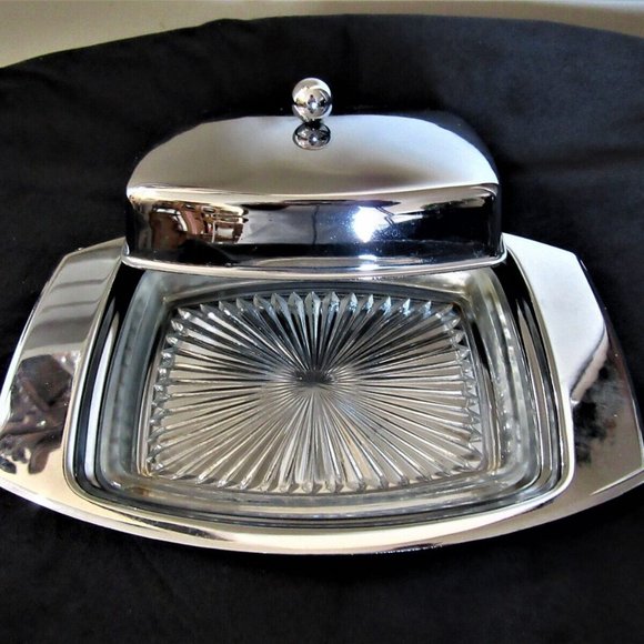 Metal Dish with a lid- Please read all description as is - Picture 2 of 10